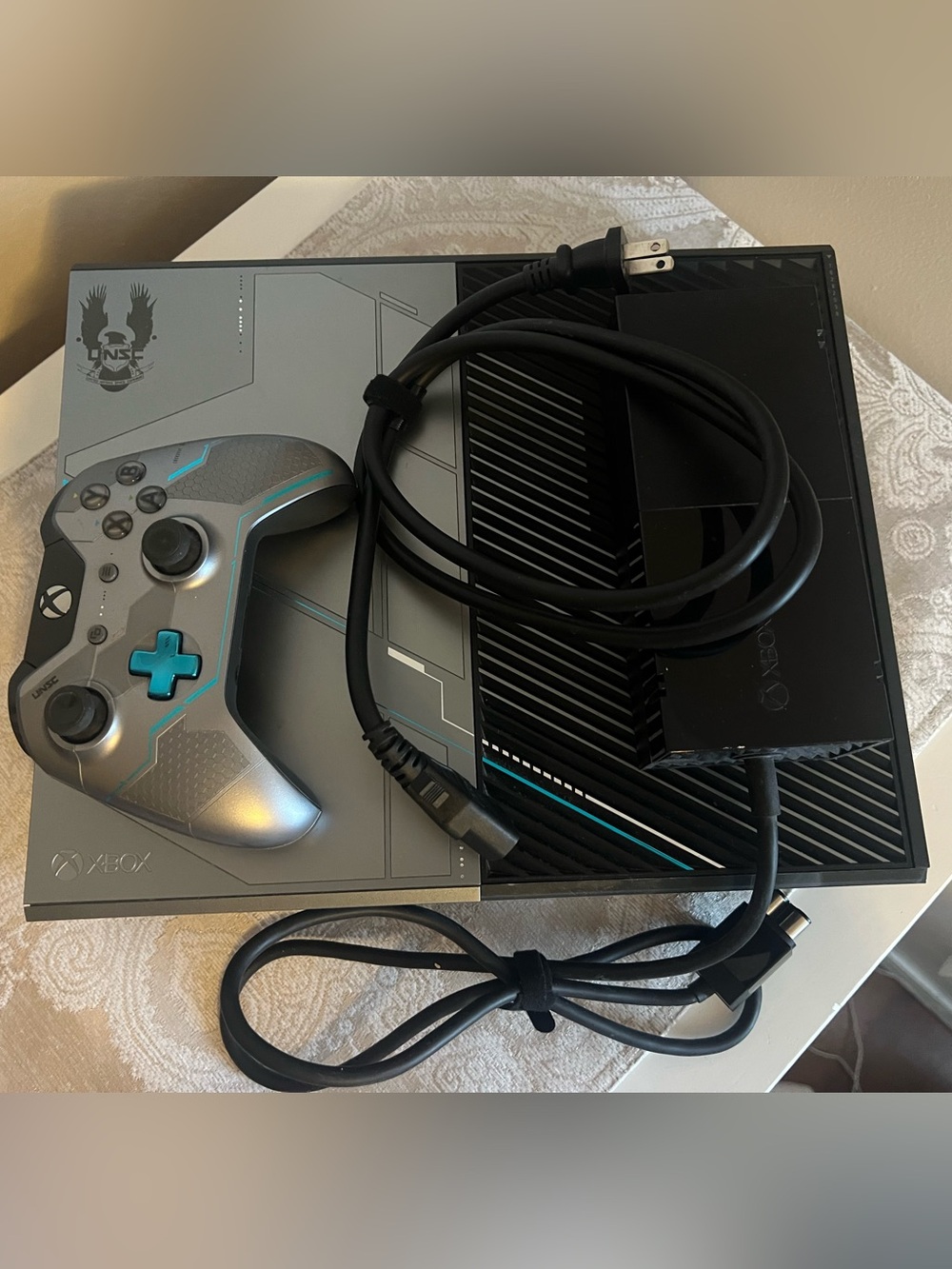 Xbox One Halo Edition Console with Silver and Teal Accent Wireless Controller